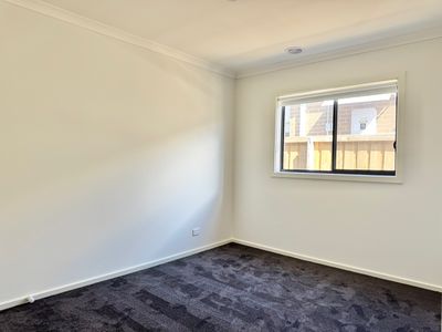 1 Arkport Way, Manor Lakes