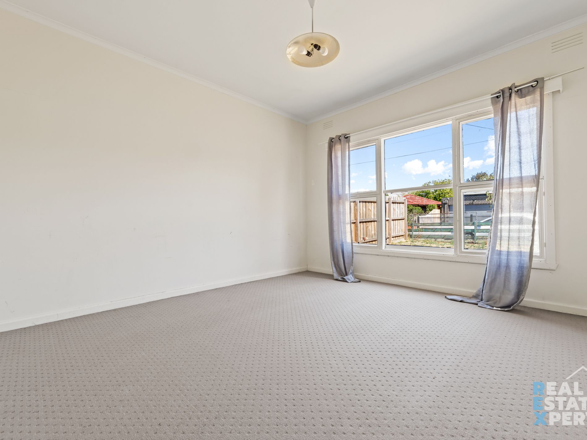 7 Bess Court, Dandenong
