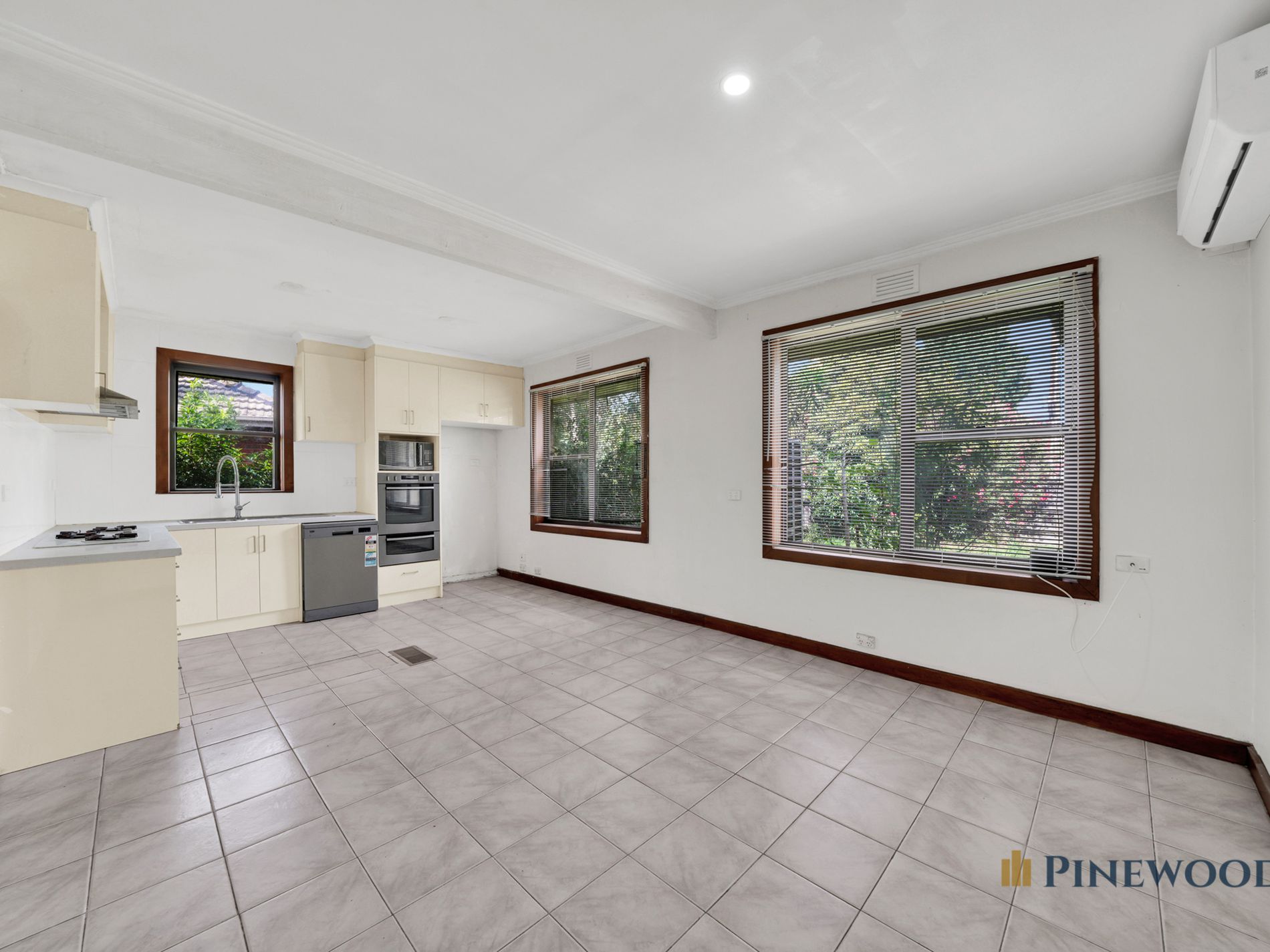72 Winter Crescent, Reservoir