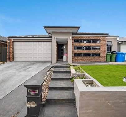 16 Lanthorn Crescent, Cranbourne East
