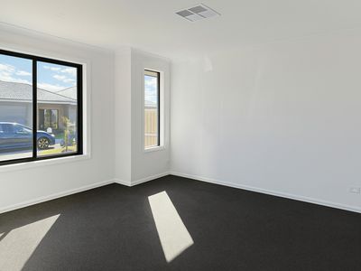 14 Windermere Way, Wyndham Vale