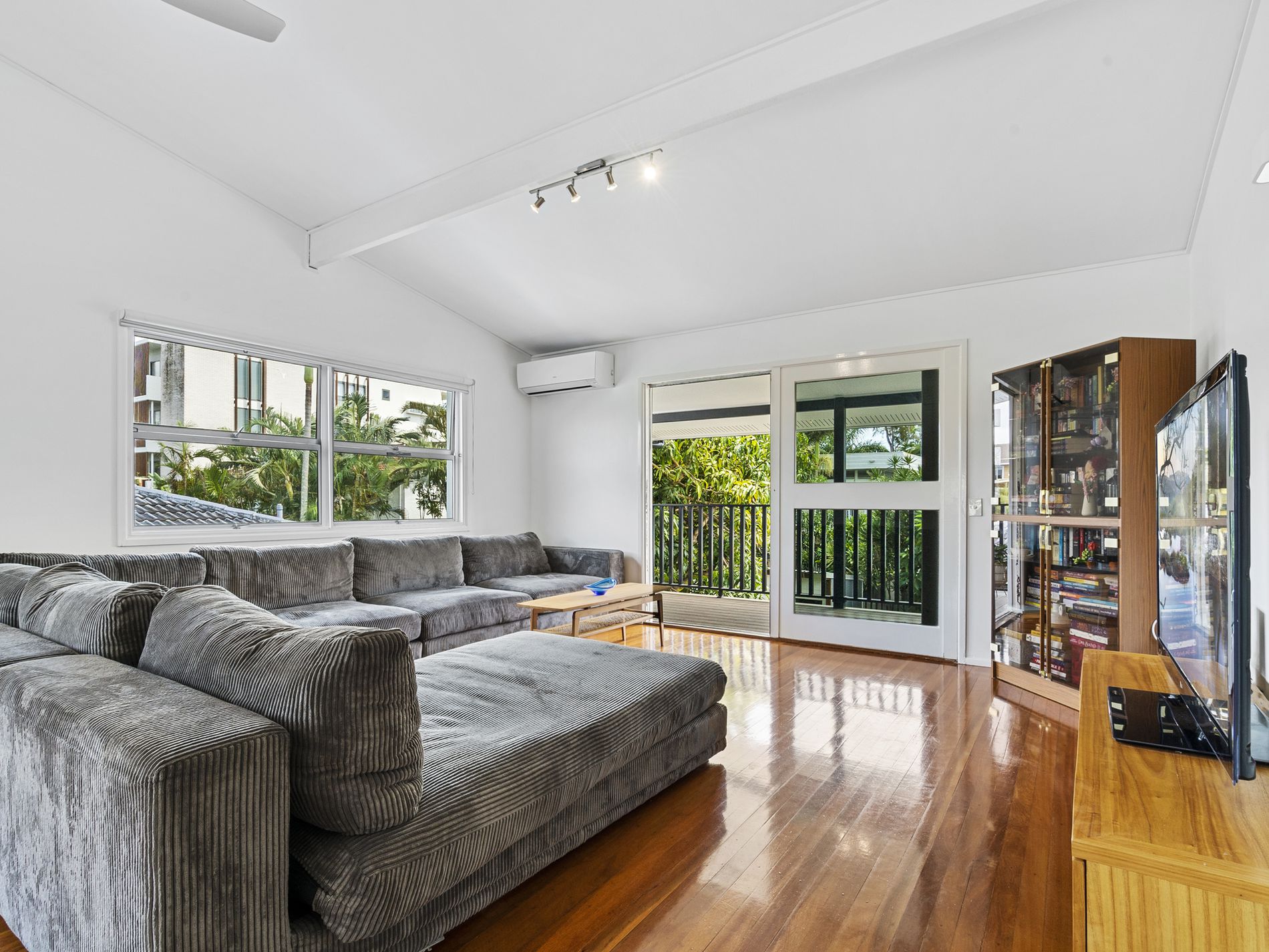 69 Tallebudgera Drive, Palm Beach