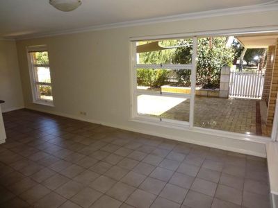 8 Mandala Crescent, Bateman