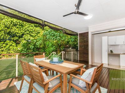 15A Estate Street, West End