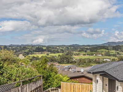 276 Sturges Road, Henderson