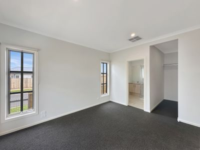 99 Crowlands CIRCUIT, Eynesbury