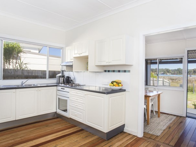 52 McDonald Parade, Burrill Lake