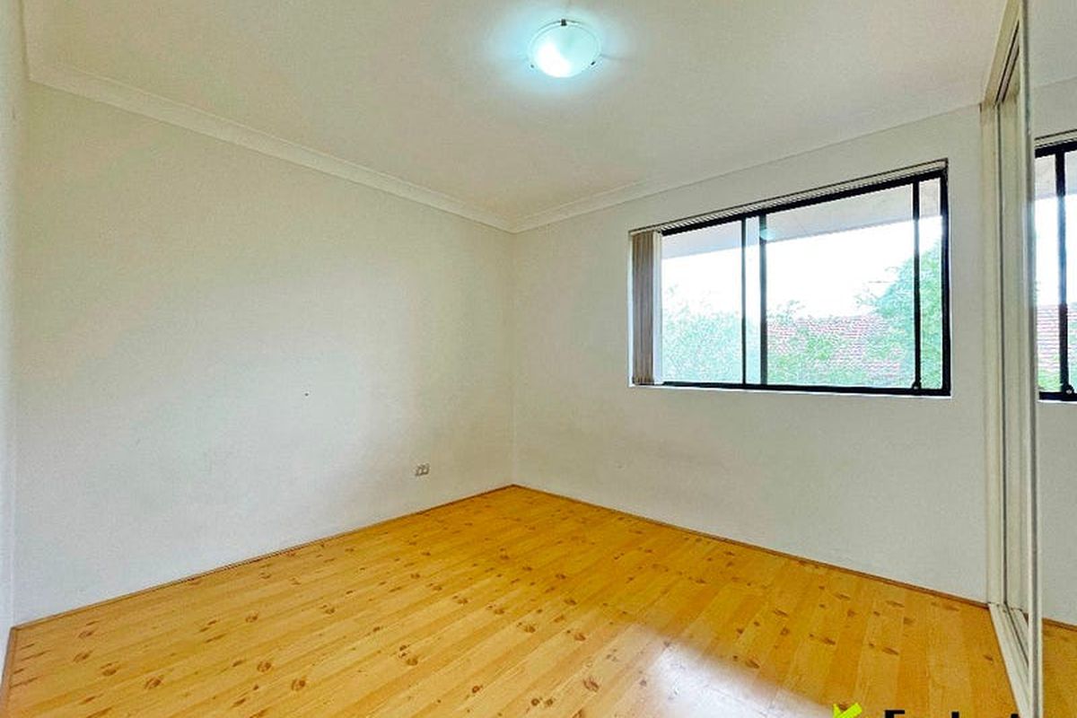 15 / 16-18 Hornsey Road, Homebush West