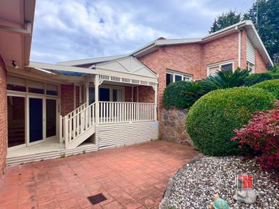 6 Hollyoak Rise, Eltham North