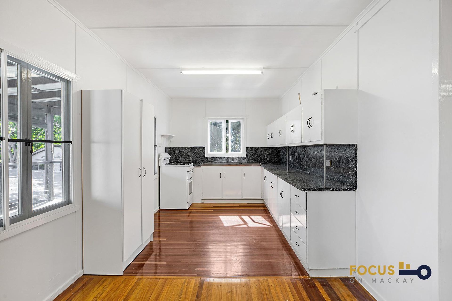 24 Sarina Beach Road, Sarina Beach