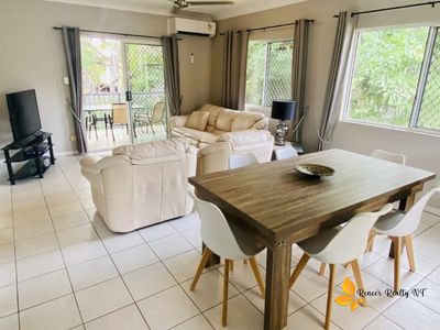 8 / 9 Hogan Court, Gray