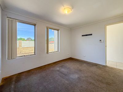 22 / 17 Third Avenue, Kelmscott
