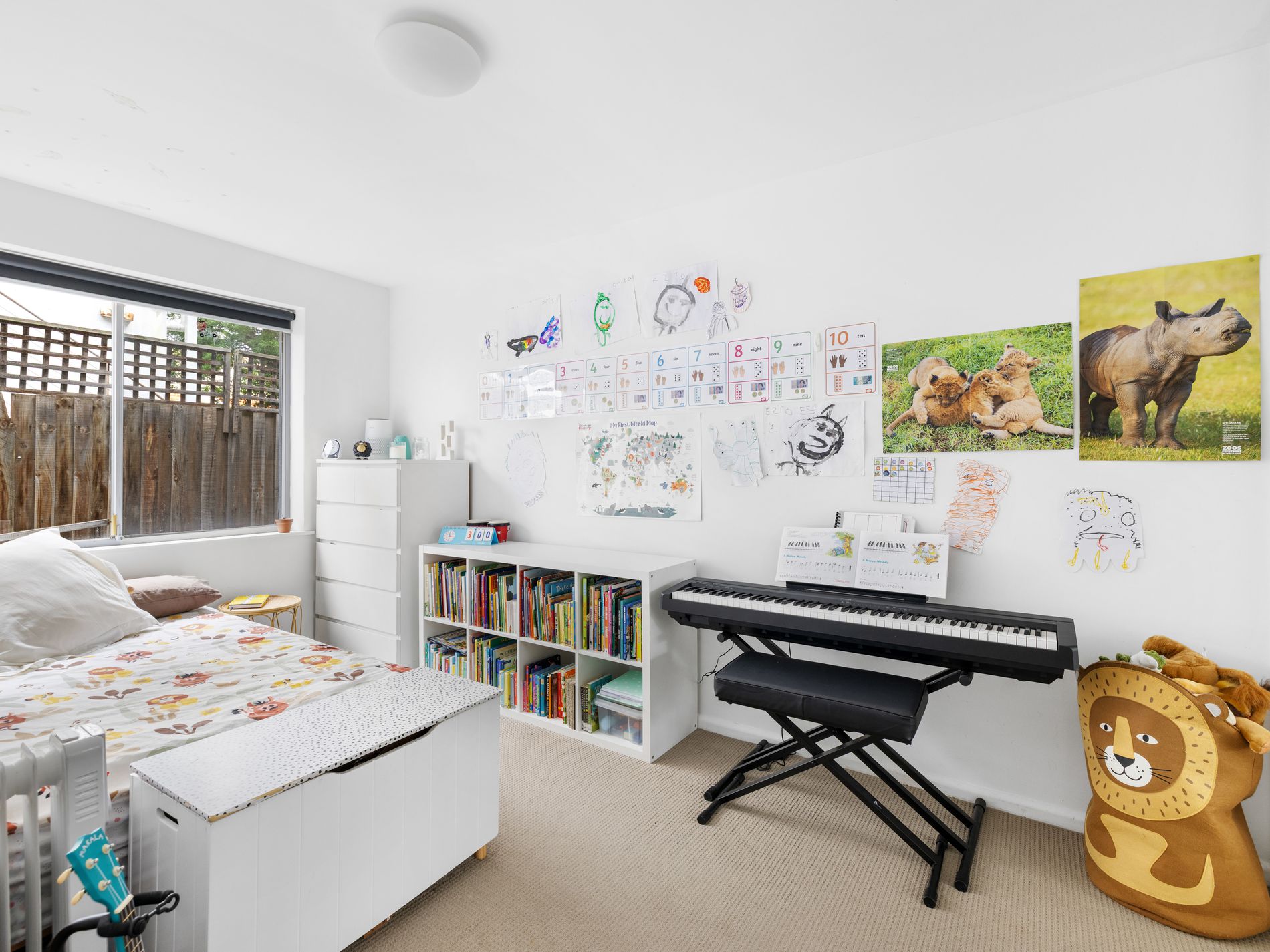 2/261 Esplanade, Altona