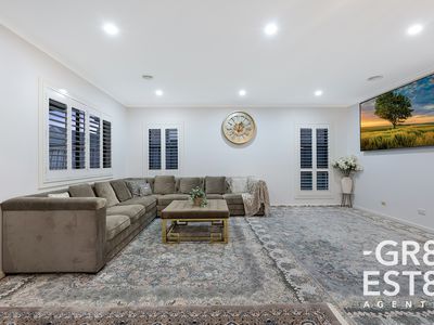 8 Dedina Walk, Dandenong