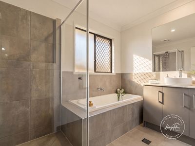 41 Ngungun Crescent, Glass House Mountains