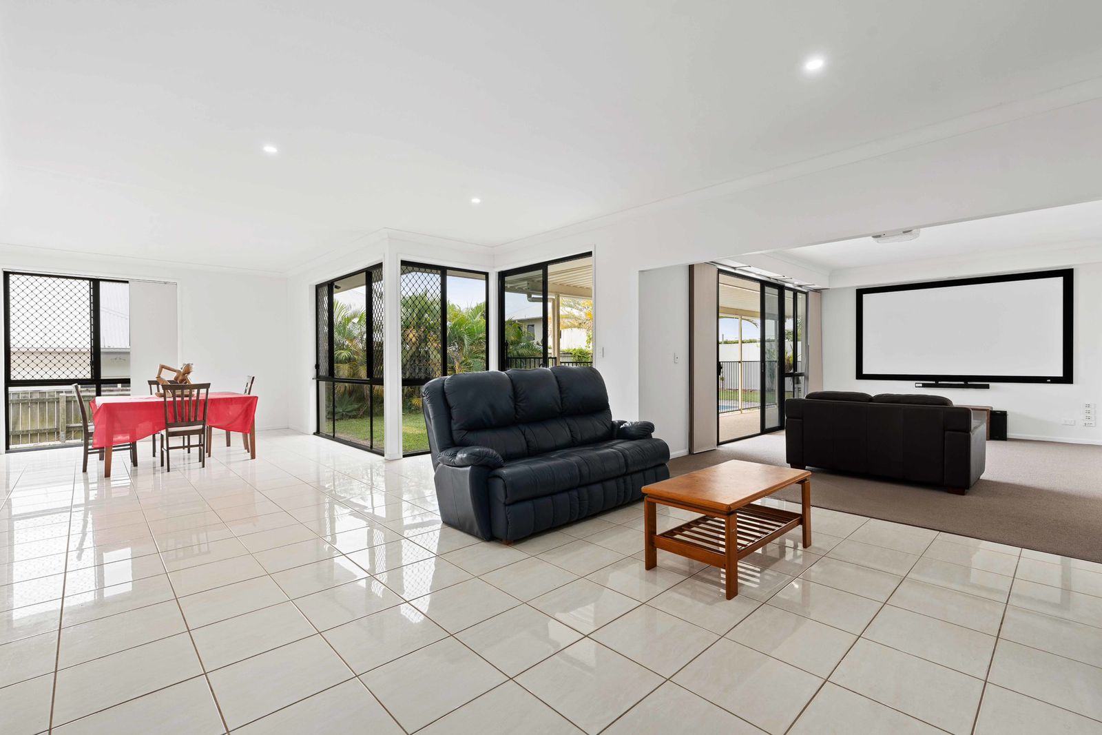 Photo 4 of 18, 10 Pennant Court, Peregian Springs