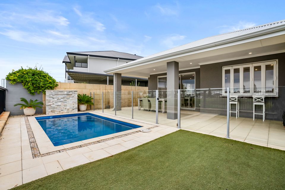 39 BROULEE LANE, Secret Harbour