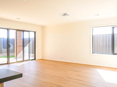 102 Buckingham Boulevard, Strathtulloh