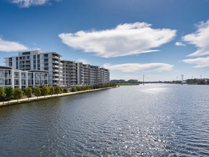 212 / 11 Waterside Retreat, Birtinya