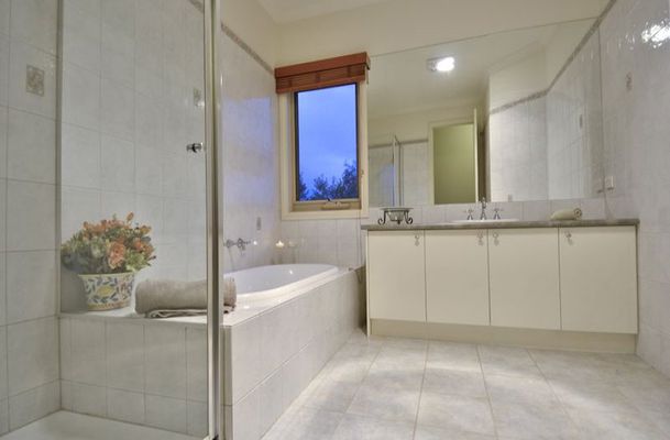 5 The Ridge, Oaklands Junction
