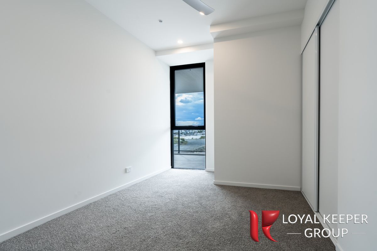 2301 / 10 Sickle Avenue, Hope Island
