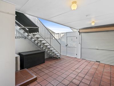 6 / 89a Bay Terrace, Wynnum