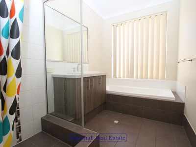 4 Strowan Pass, Carramar