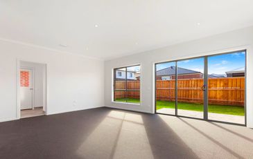 37 Millicent Parade, Officer