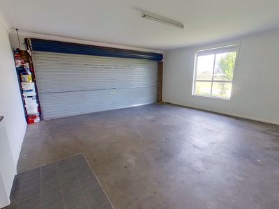 24 Dalbeattie Crescent, Dubbo