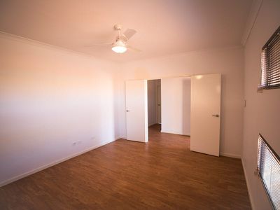 10 Homestead Ramble, Newman