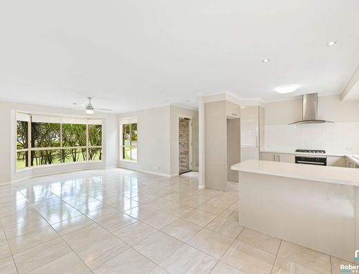 A 3 Bedroom Home PLUS Bonus Room in The Parklands Estate  image 4