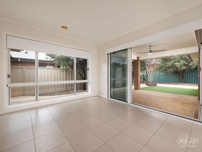 5 WEATHERS PLACE, Wodonga