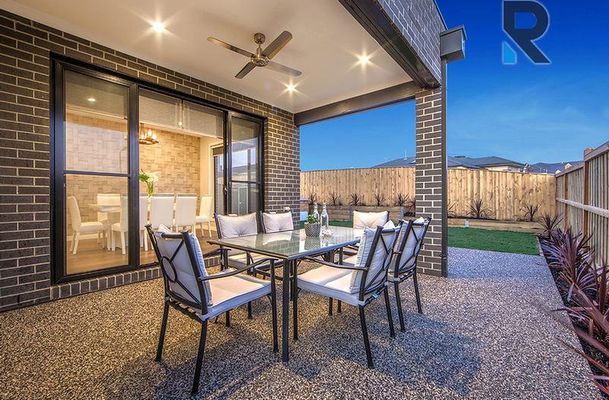 15 Naxos Road, Greenvale
