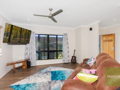 9 Santiago Court, Mount Louisa