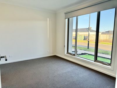 44 Gansha Street, Weir Views