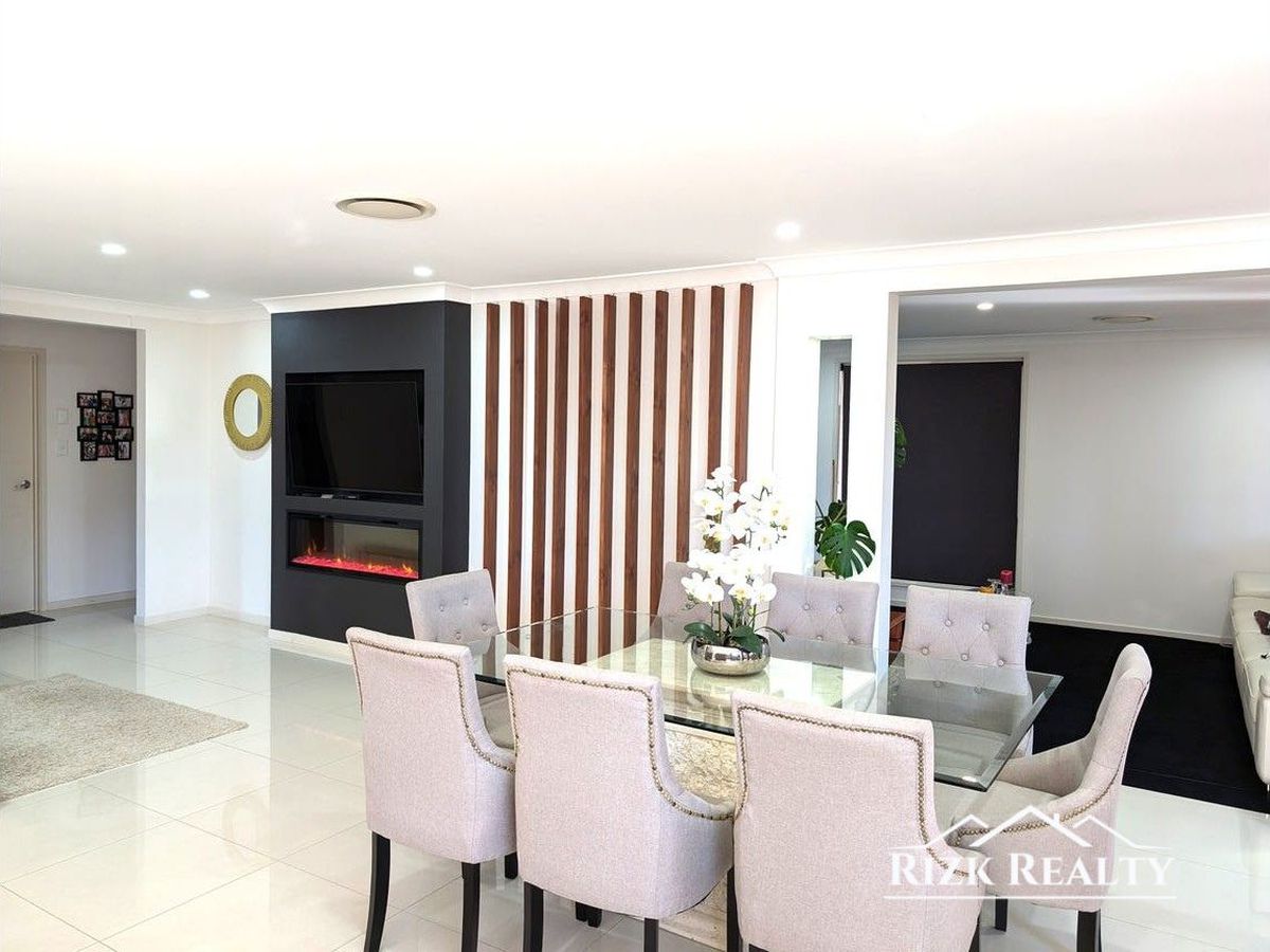 24 Paddock Street, The Ponds