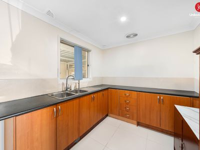 4 Underwood Street, Minto