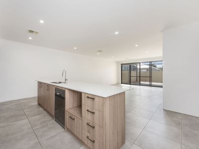 14 Ferrolana Chase, Madora Bay