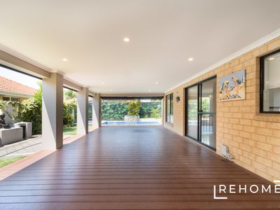 15 THURLOE WAY, Canning Vale