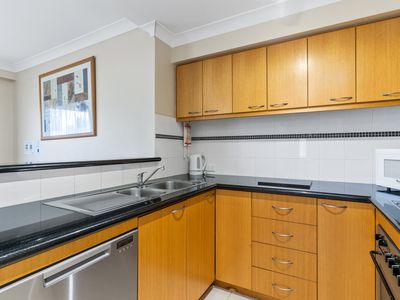 13 / 122 Mounts Bay Road, Perth