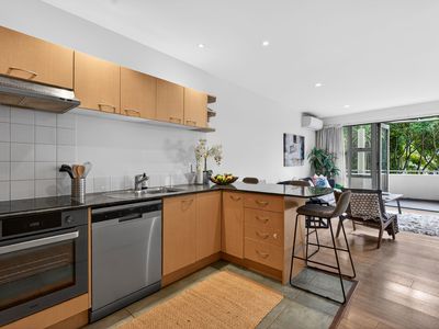 E / 1 Hillcrest Avenue, Hillcrest