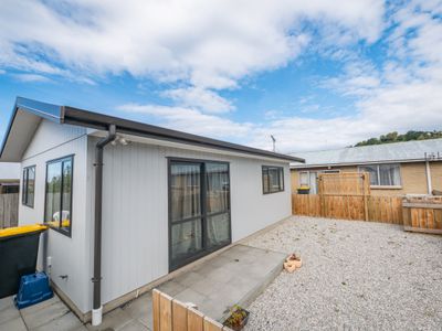 E / 20 David, Caversham