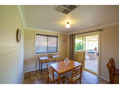 8 Currawong Road, Dubbo