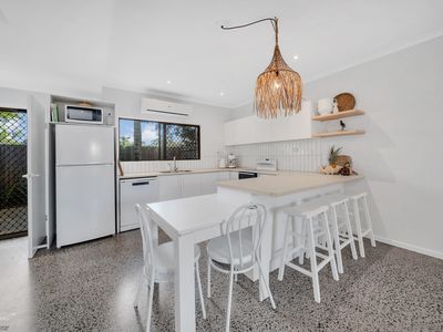 2 / 28 Mimosa Street, Holloways Beach