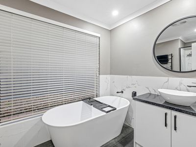 10 Emander Drive, Dianella