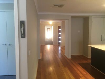 167 Dunnings Road, Point Cook
