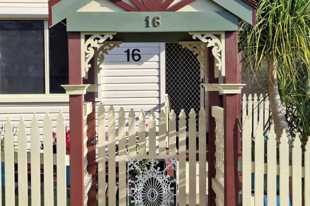 16 Flett Street, Wingham