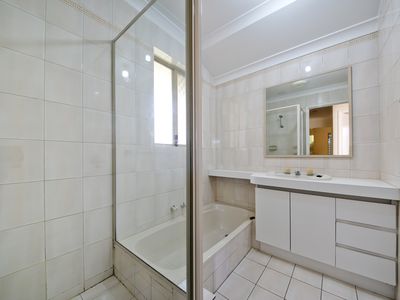 2 / 76 Dover Road, Scarborough