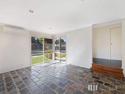 18 Kinkead Crescent, Endeavour Hills