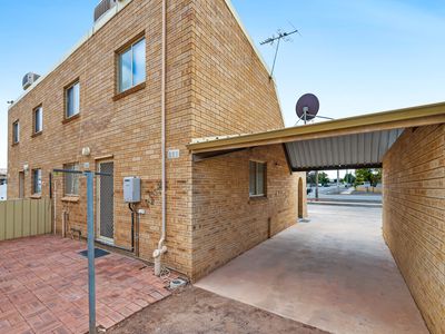 3 / 2 Carrington Street, South Kalgoorlie